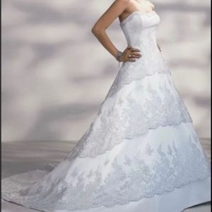 Maggie Sottero Chantilly Lace Wedding Dress